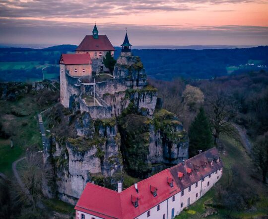 Die Burg Hohenfels in den Morgenstunden
