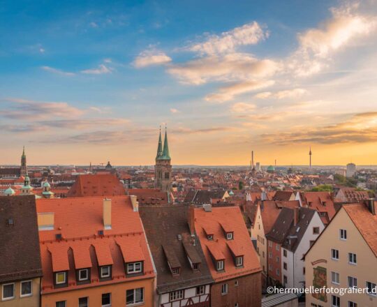 Blick von der Freiung der Kaiserburg Nürnberg über die Altstadt